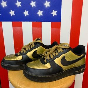 ✨Nike iD Air Force 1 in Black & Gold✨